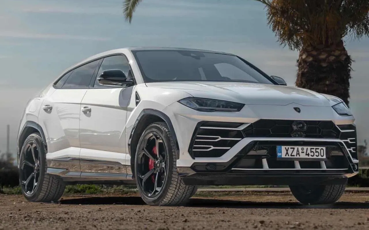Autos, Jeeps und SUVs, Tinos